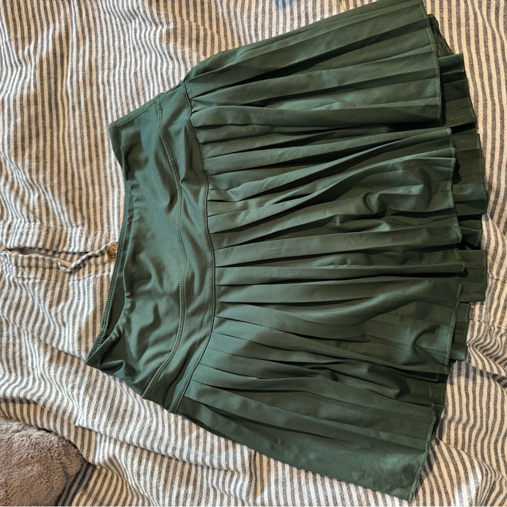 Green gold hinge skirt